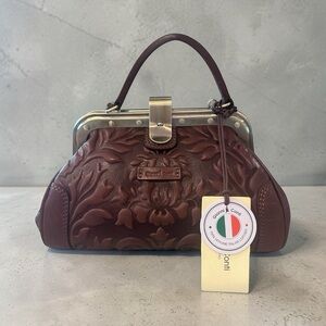 NWT Gianni Conti Italian Embossed Leather Satchel Doctor Bag Antique Brass Tone